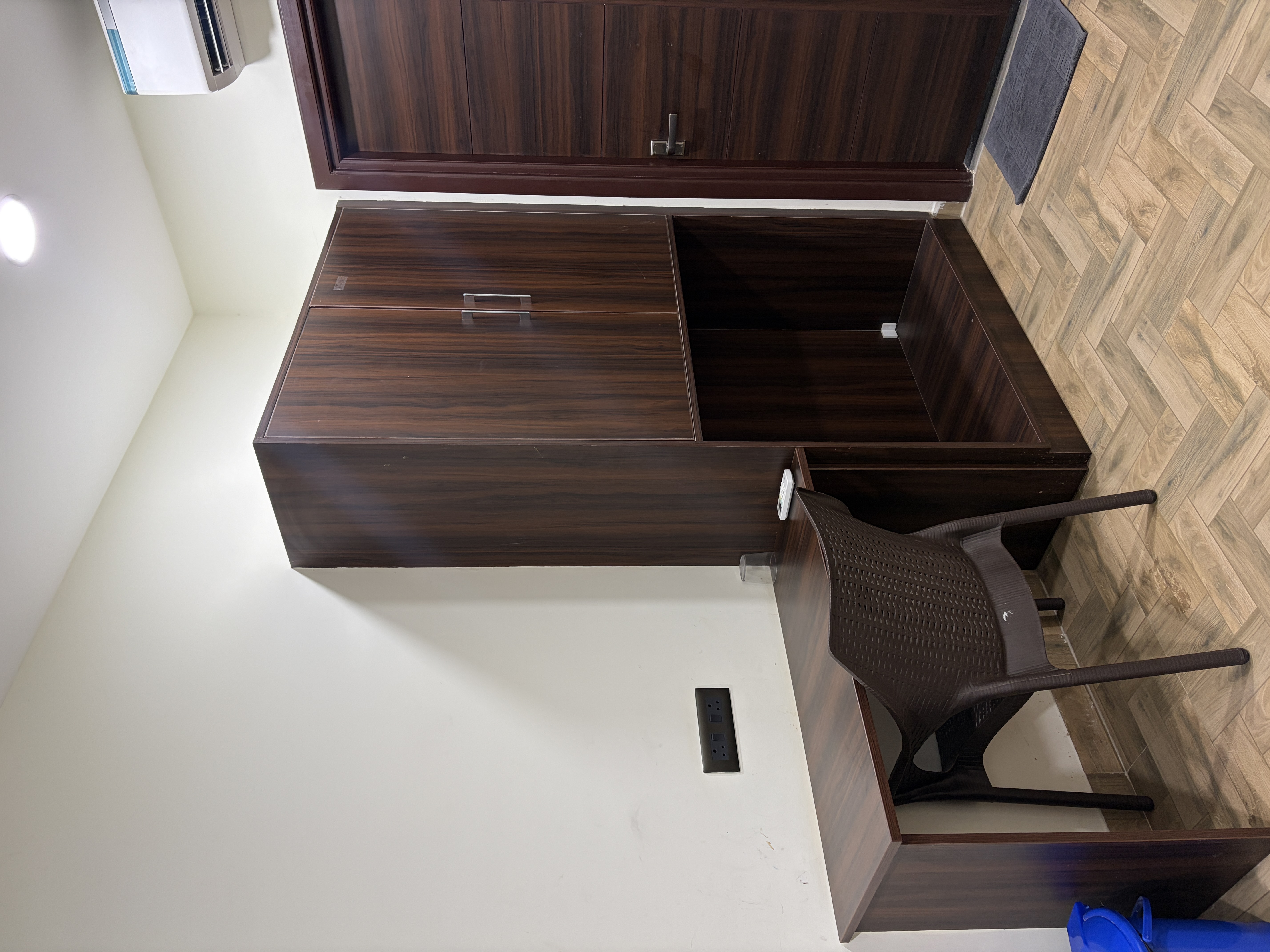 Room Desk